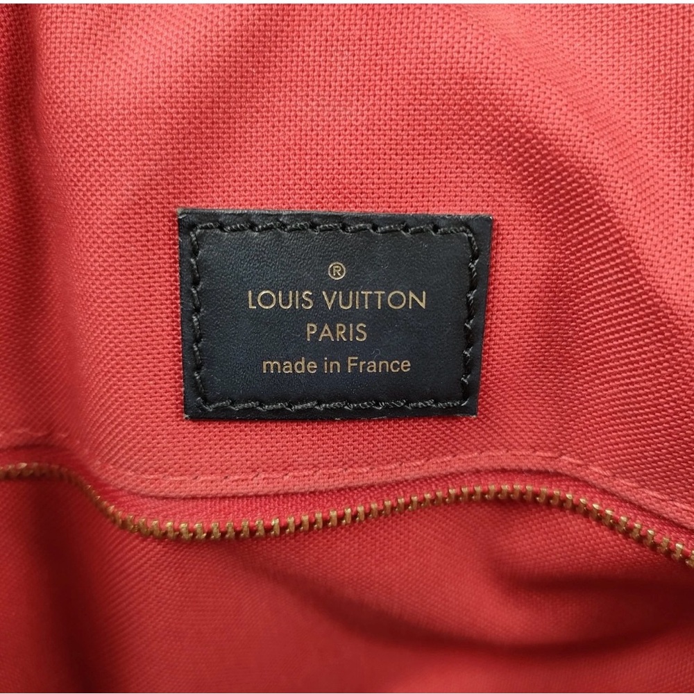 Louis Vuitton OnTheGo MM Monogram Tote - Picture 14 of 16